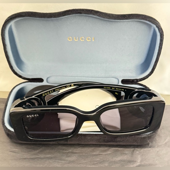 New - Gucci Black Rectangular Sunglasses w/ hard case, soft...